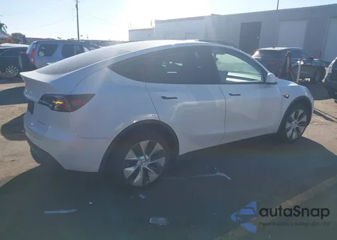 2023 Tesla Model Y Awd/Long Range Dual Motor All-Wheel Drive z USA, uszkodzony, nr VIN 7SAYGDEE3PF603839